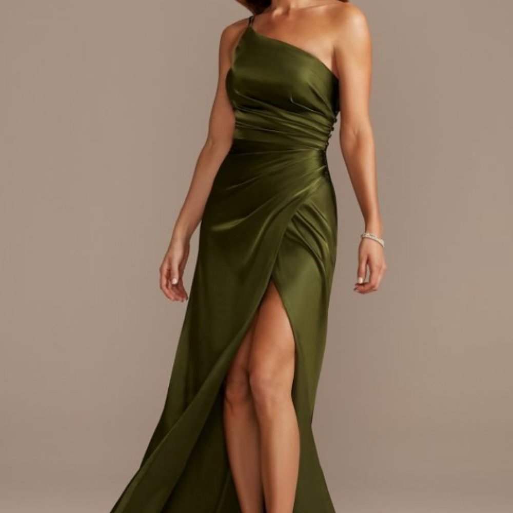 David's Bridal Charmeuse Draped One-shoulder Bridesmaid Dress STYLE# GS290018 - Picture 5 of 6
